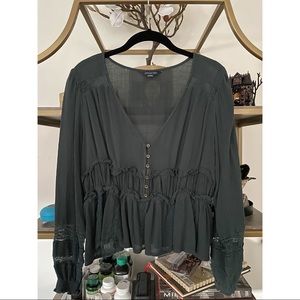 American Eagle flowy blouse